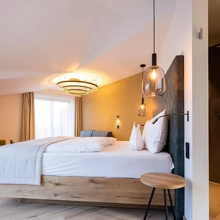 Baumwirt Otel 4*